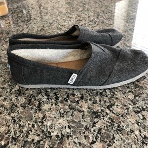 Grey wool TOMS size 8.